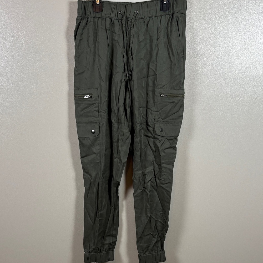 Women’s Banana Republic Olive Green Cargo Pants